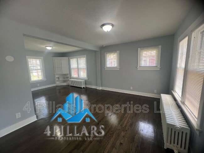 Building Photo - 106 Belden St