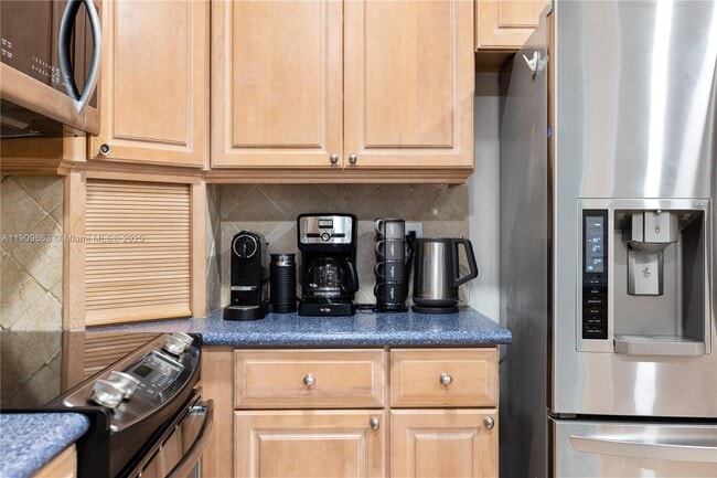 Building Photo - 418 SE 3rd Terrace