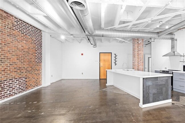 Building Photo - 878 Peachtree St NE
