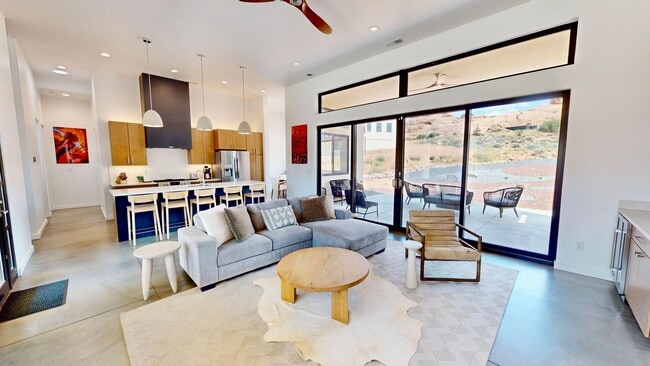 Building Photo - 2183 S Salida Del Sol