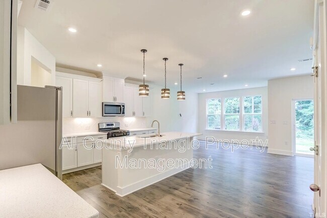 Building Photo - 6943 Doddridge Ln