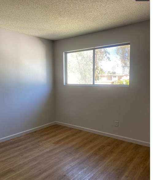 Building Photo - 2154 W Brownwood Ave