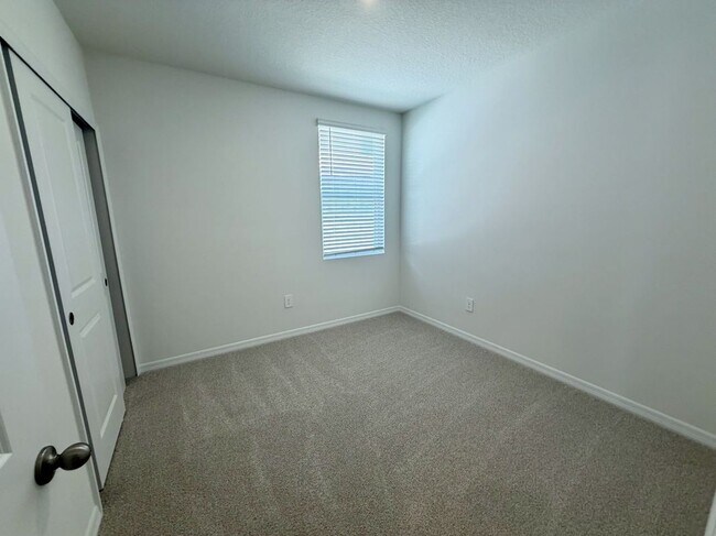 Building Photo - 1483 Brekey Wy