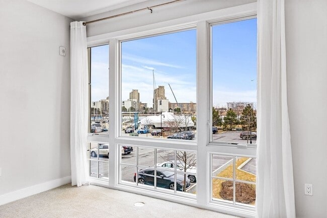 Building Photo - 10 Shipyard Dr