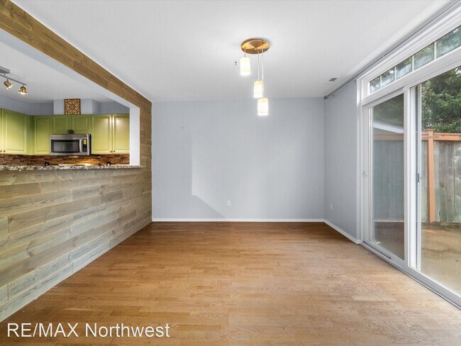 Building Photo - 3 br, 2.5 bath House - 6610 Millstone Ln S...