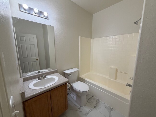 Building Photo - 5910 Sapphire Ridge Ct