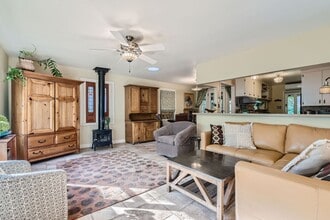 Building Photo - 2-Bedroom in Newlands with Secret Garden & Suite