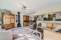 Building Photo - 2-Bedroom in Newlands with Secret Garden & Suite
