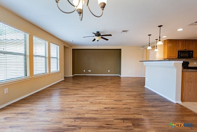 Building Photo - 2019 Woodway Dr