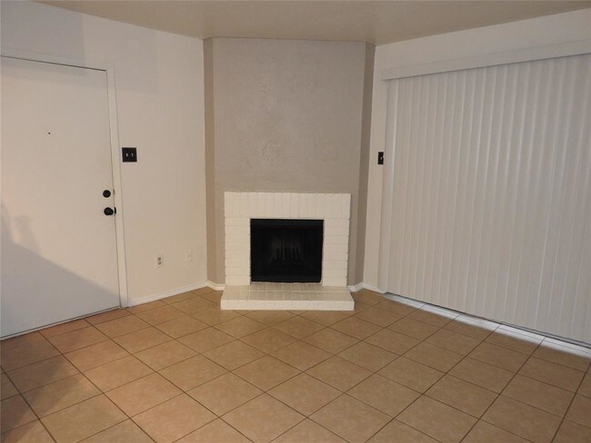 Building Photo - 12905 Woodforest Blvd