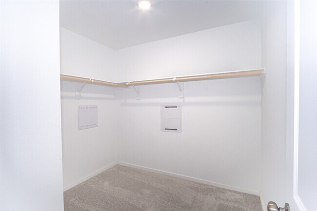 Building Photo - 15724 Plum Brk Dr