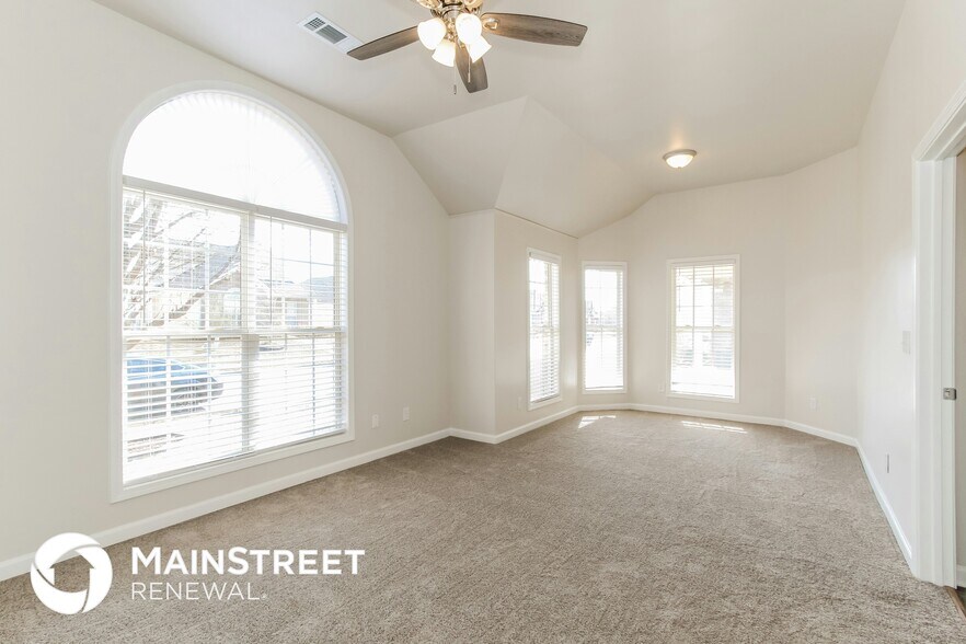 Building Photo - 269 Village Dr