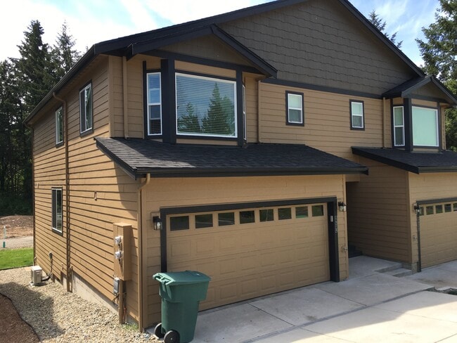 Building Photo - 197 Cloverdale Rd