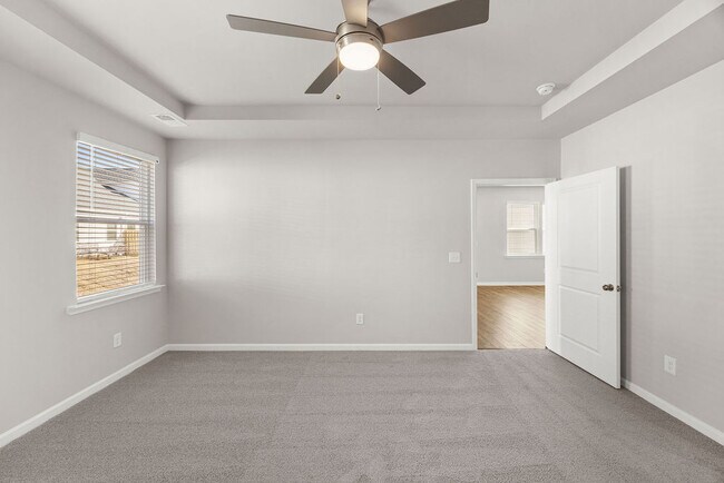 Building Photo - 512 Serena Trl