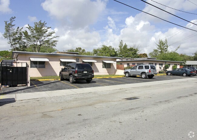 Primary Photo - 12110-12140 NE 8th Ave
