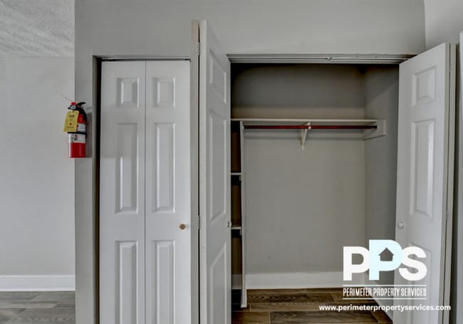 Building Photo - 1040 Sandtown Rd SW