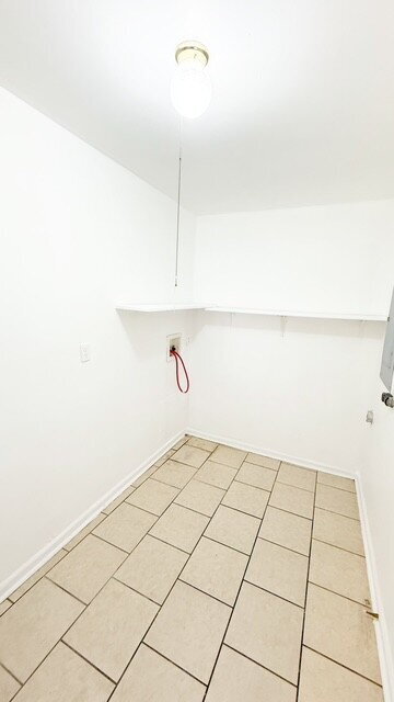Building Photo - WEST SIDE 3 BEDROOM RANCH HOME AVAILABLE NOW!