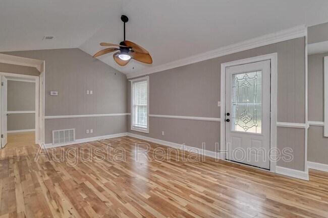 Building Photo - 238 Cavalier Dr