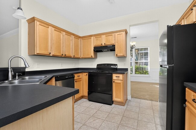 Building Photo - Beautiful Four Bedroom in Crismark Community!
