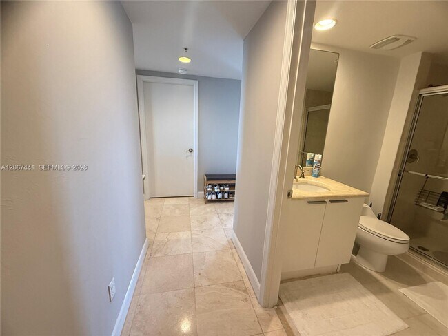 Building Photo - 15051 Royal Oaks Ln