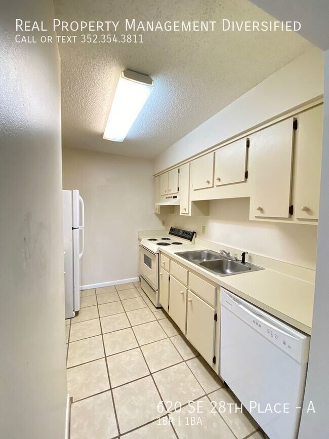 Building Photo - 620 SE 28th Pl