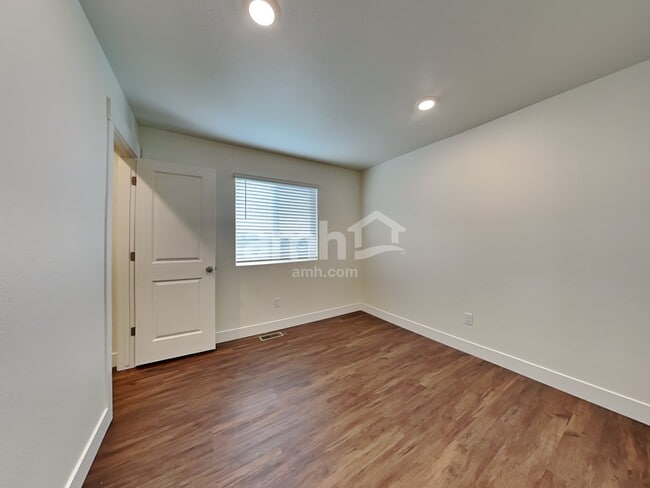 Building Photo - 3985 Ryedale Wy