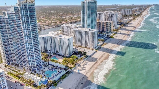 Building Photo - 3000 S Ocean Dr