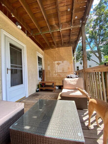 Building Photo - 33 Main St