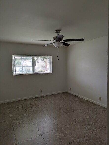 Master bedroom - 4435 Bonnie Brae St