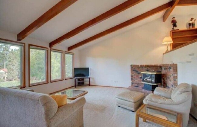 Building Photo - 2 Bedroom 2 bath located in Alderbook