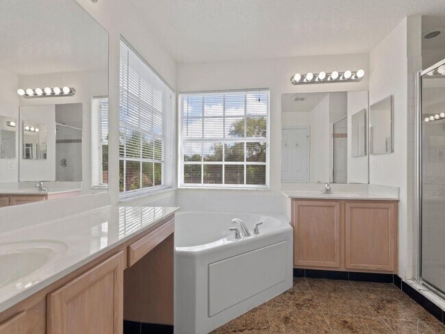 Building Photo - 4Bed/3Bath~2800 Sq Ft!~Pond View~Two Car Garage~Large Yard!