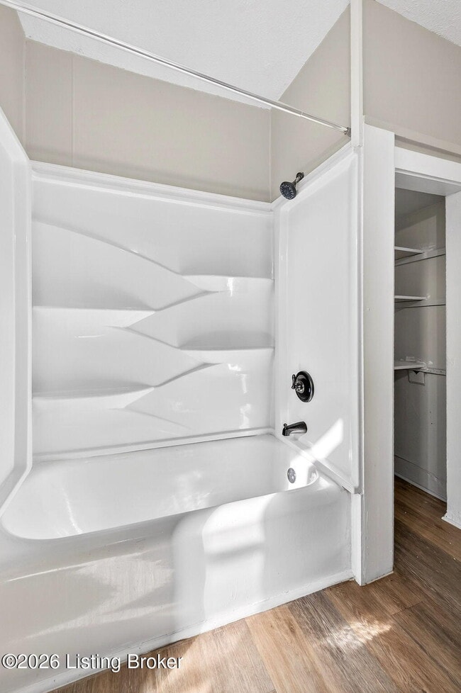 Building Photo - 1039 Mulberry St