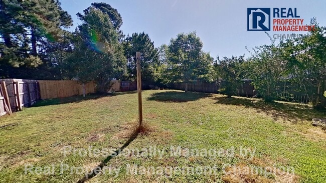 Building Photo - Freshly Updated 3 BD/2 BA Home with Garage, Fenced Yard Near Smith Creek Park
