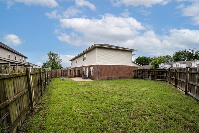 Building Photo - 2910 Dawn Ct