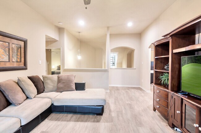 Building Photo - 10 W Lasting Spring Cir