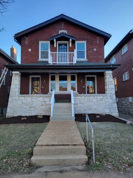 Primary Photo - 5038 Chippewa St