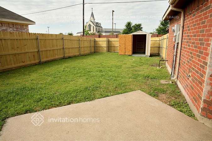 Building Photo - 2829 Clearwater Dr