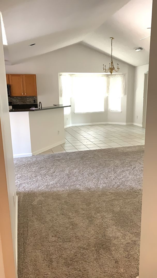 Building Photo - 3-Bedroom, 2-Baths located in desirable Ar...