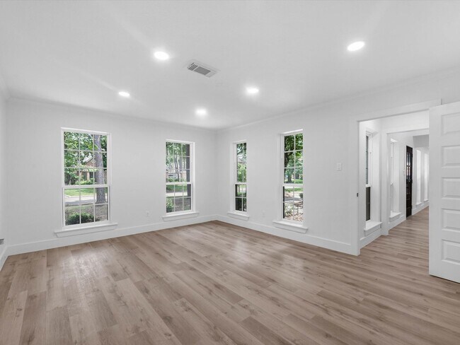 Building Photo - 9414 Stockport Dr