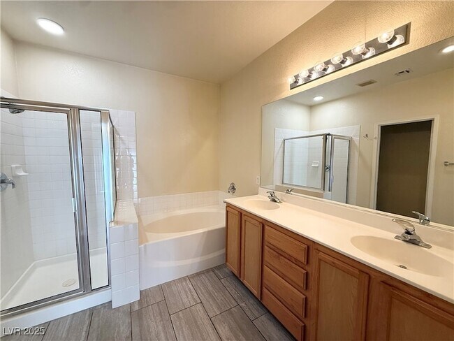 Building Photo - 9289 Mandeville Bay Ave