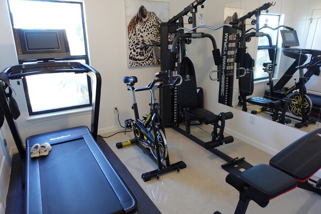 Building Photo - 11808 Thicket Wood Dr