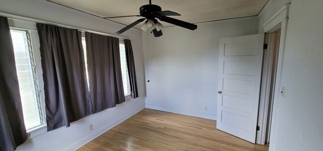 Building Photo - Glendale Awaits You