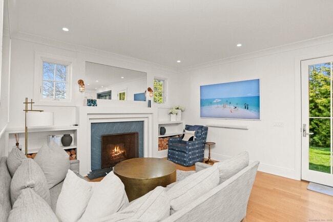 Building Photo - 4 Vani Ct