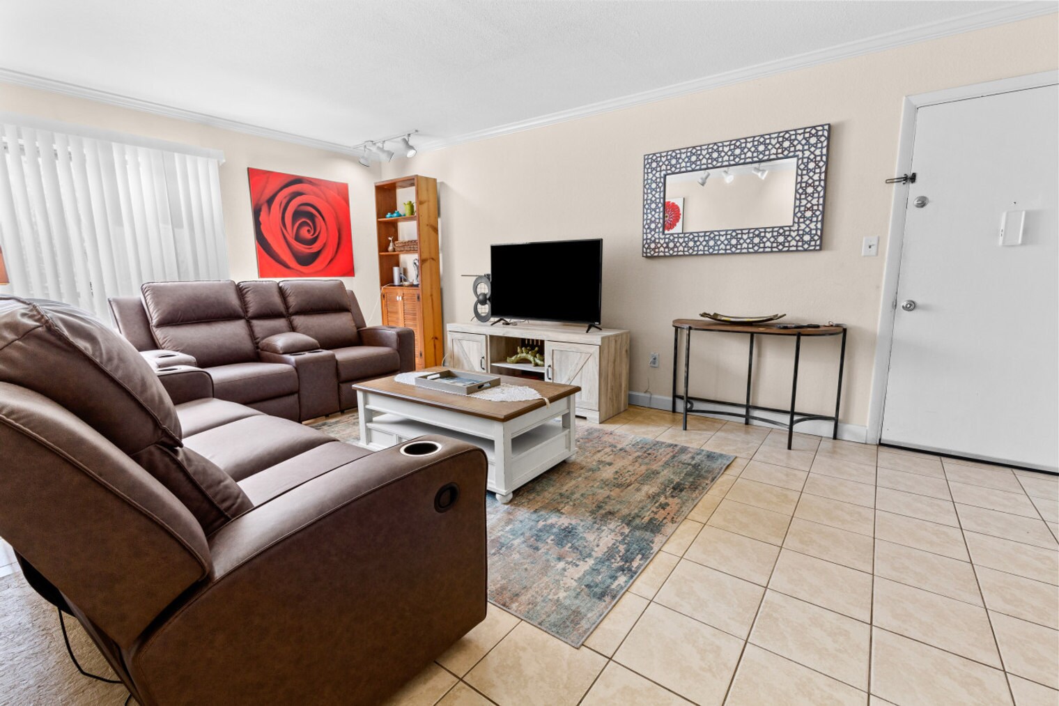 Building Photo - 1700 SW 16th Ct