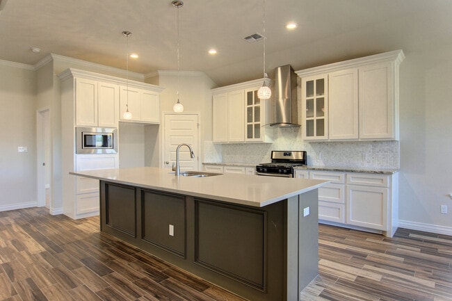 Building Photo - 6034 Adrian Dr