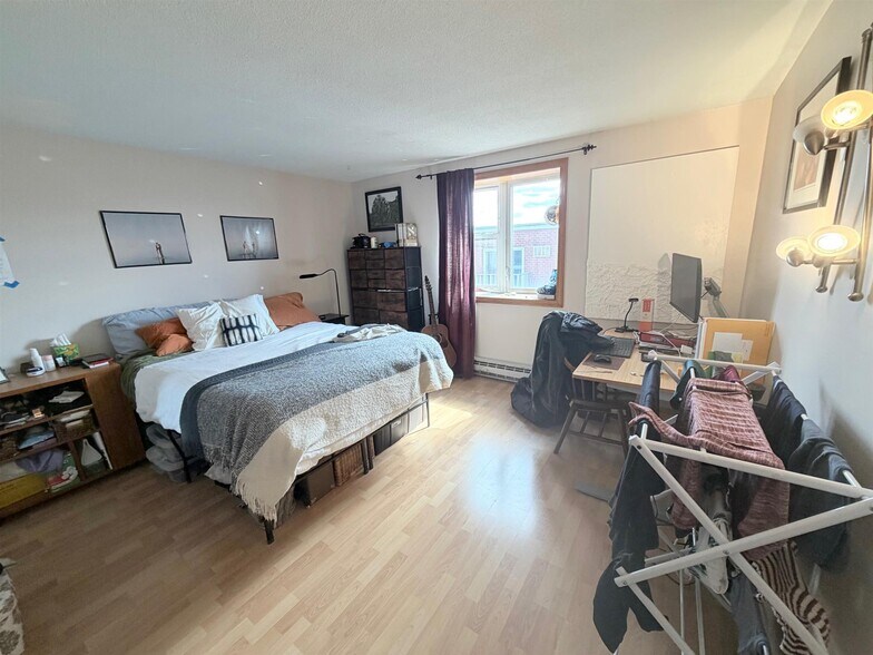 Building Photo - 94 Beacon St