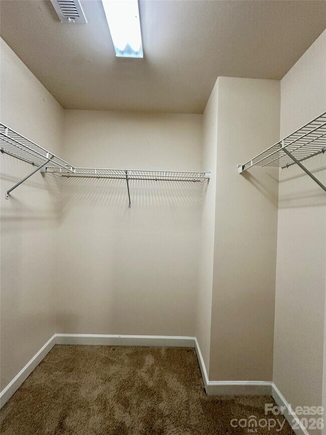 Building Photo - 5733 Lachlan Hill Ln