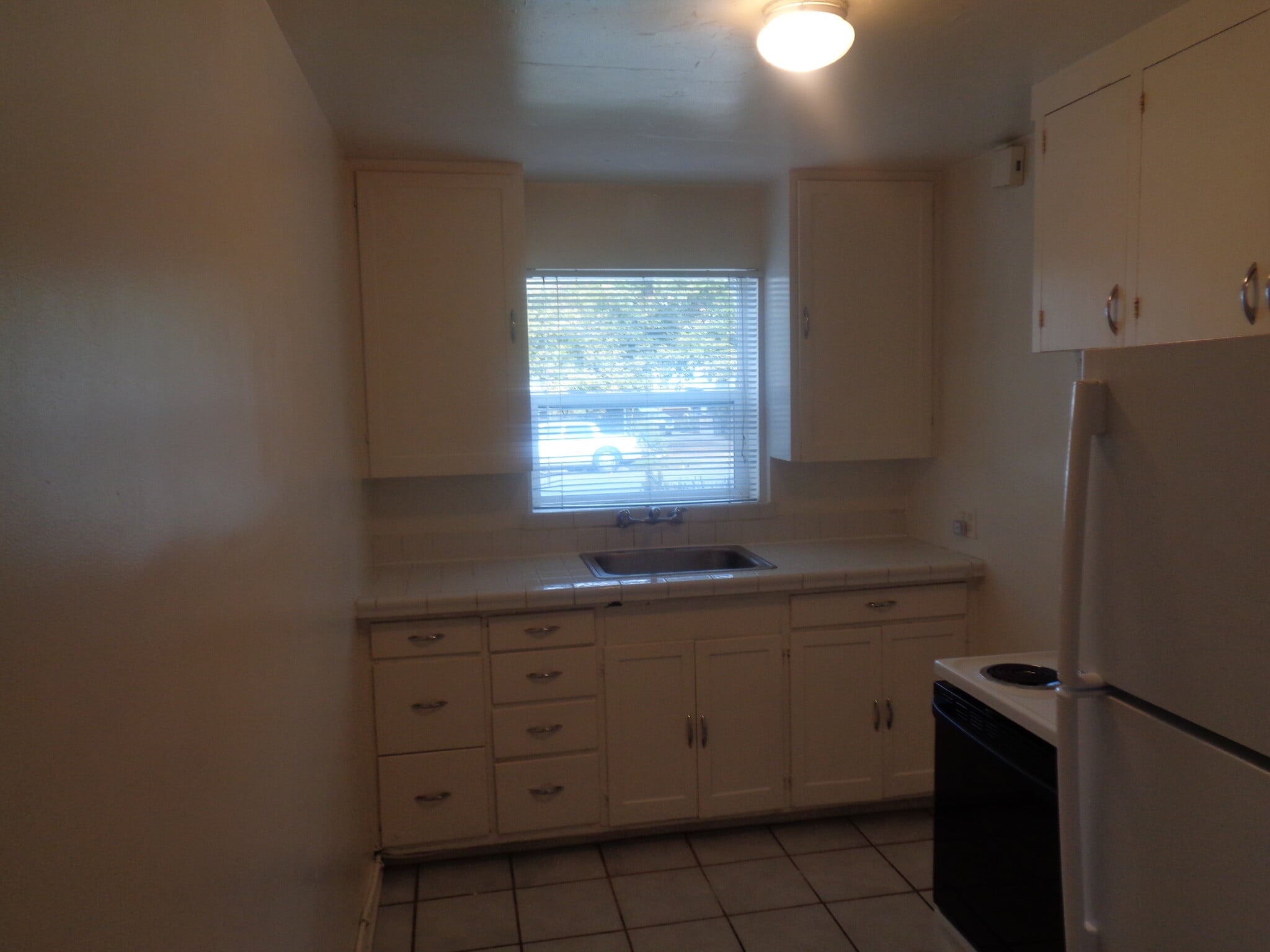 Building Photo - 1029 S 400 E
