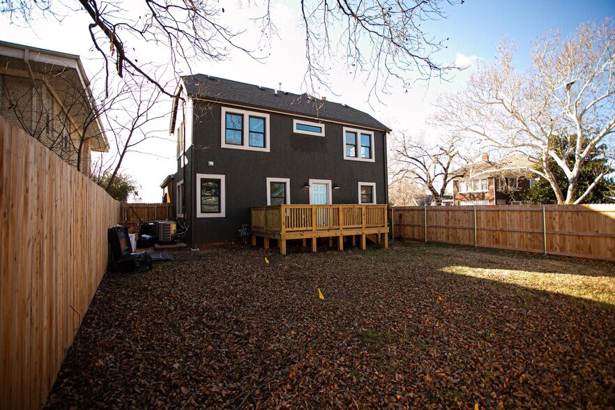 Building Photo - 1329 NW 19th St