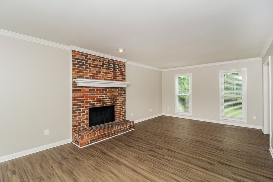 Building Photo - 1551 Brookcliff Cir